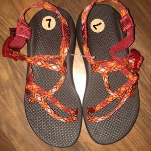 New Chaco red sandals hiking shoes 7